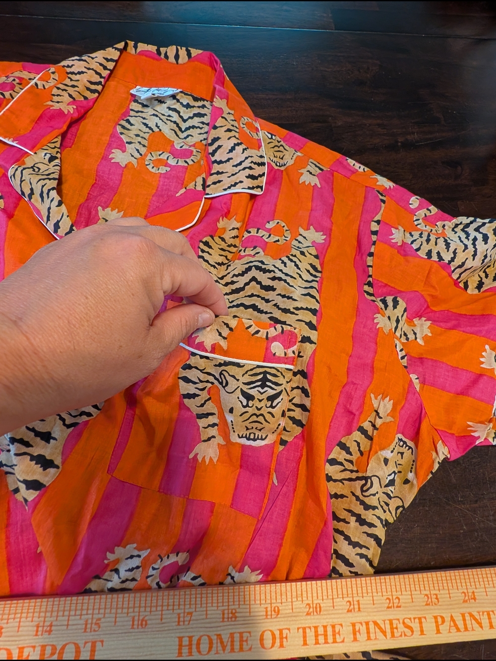 Soothe Our Souls Tibetan Tiger Organic Cotton PJ Set Pink & Orange, Women's L - Picture 9 of 9
